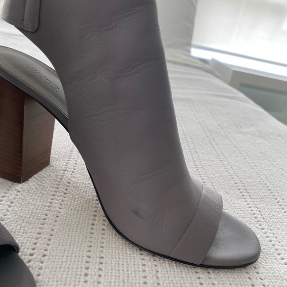 Vince Faye Truffle Heeled Booties - size 7.5 - Picture 10 of 11